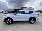 New 2025 Mitsubishi Outlander SE image 4