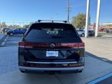New 2025 Volkswagen Atlas Peak Edition SE image 5