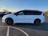 New 2024 Chrysler Pacifica Touring-L w/ Uconnect Theater Family Group image 4