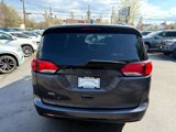 Used 2019 Chrysler Pacifica Touring-L w/ S Appearance Package image 5