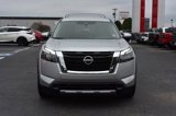 New 2025 Nissan Pathfinder SL image 2