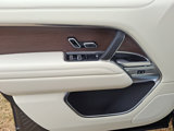 New 2025 Land Rover Range Rover SE image 4