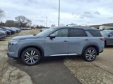 New 2025 Nissan Pathfinder Platinum image 4