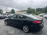 Used 2017 Ford Fusion SE w/ Fusion SE Technology Package image 3