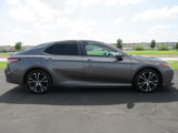 Used 2018 Toyota Camry SE image 4