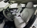 Used 2024 Toyota Highlander XLE image 5