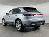Certified 2024 Porsche Macan image 3