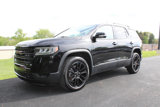 Used 2023 GMC Acadia SLE w/ Driver Convenience Package image 3