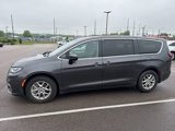 Used 2023 Chrysler Pacifica Touring-L image 2