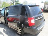 Used 2014 Chrysler Town & Country Touring image 6