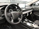 New 2025 Mitsubishi Outlander ES image 4