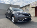 Used 2020 Chrysler Pacifica Limited image 2