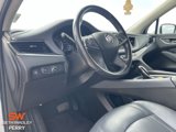 Used 2021 Buick Enclave Essence image 3