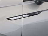Certified 2022 Volkswagen Tiguan SE R-Line image 5