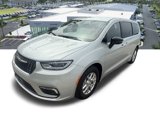 New 2026 Chrysler Pacifica Select image 2