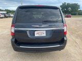 Used 2014 Chrysler Town & Country Touring image 3