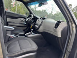 Used 2015 Kia Soul + image 2