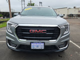 Used 2024 GMC Terrain SLE w/ Driver Convenience Package image 2