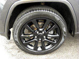 Used 2017 Jeep Grand Cherokee Altitude image 4