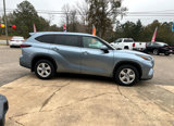 Used 2024 Toyota Highlander LE image 5