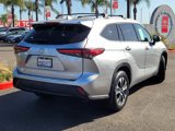 Used 2022 Toyota Highlander XLE image 4