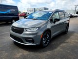 New 2025 Chrysler Pacifica Limited w/ Uconnect Theater Family Group image 4