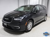 Certified 2023 Chrysler Pacifica Touring-L image 5