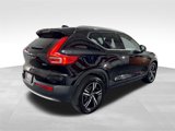 Used 2023 Volvo XC40 B5 Plus image 4