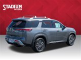 New 2025 Nissan Pathfinder SL image 3