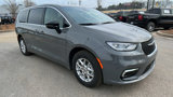 New 2025 Chrysler Pacifica Select image 5