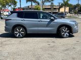 New 2025 Mitsubishi Outlander SEL image 3