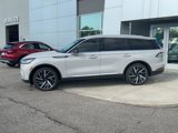 Used 2025 Lincoln Aviator Reserve w/ Equipment Group 201A image 2