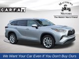 Used 2024 Toyota Highlander Limited image 1