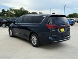 New 2025 Chrysler Pacifica Select image 5