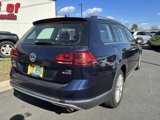 Used 2017 Volkswagen Golf Alltrack S image 2