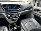Used 2022 Chrysler Pacifica Touring-L image 3