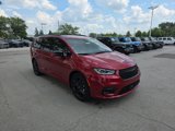 New 2026 Chrysler Pacifica Limited image 3