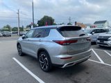 Used 2023 Mitsubishi Outlander SE image 4