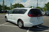 Used 2022 Chrysler Pacifica Touring-L image 3