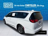 Certified 2020 Chrysler Pacifica Touring-L w/ Premium Audio Group image 5