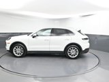 Used 2025 Porsche Cayenne image 2
