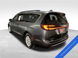 Used 2022 Chrysler Pacifica Touring-L image 6