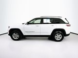 Used 2023 Jeep Grand Cherokee Laredo image 4