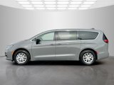 New 2025 Chrysler Pacifica Select image 2