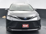 New 2025 Toyota Sienna XLE image 3