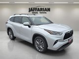 New 2025 Toyota Highlander Platinum image 6