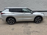 New 2025 Mitsubishi Outlander SEL image 2