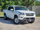 Used 2024 Nissan Frontier SV image 2
