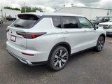 New 2025 Mitsubishi Outlander SE image 4