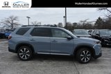 New 2025 Honda Pilot Touring image 3